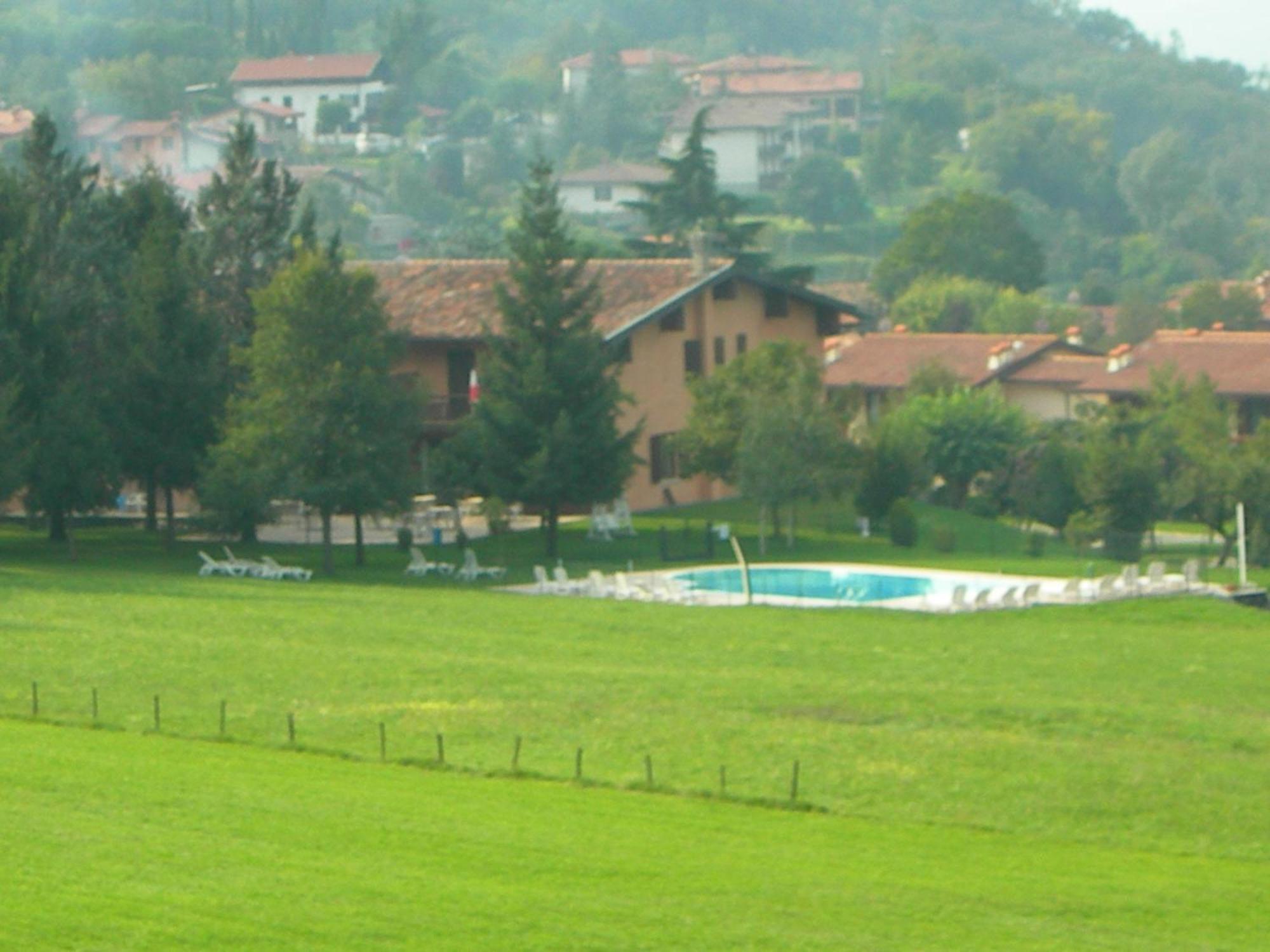 Hotel Colomber Gardone Riviera Exterior photo