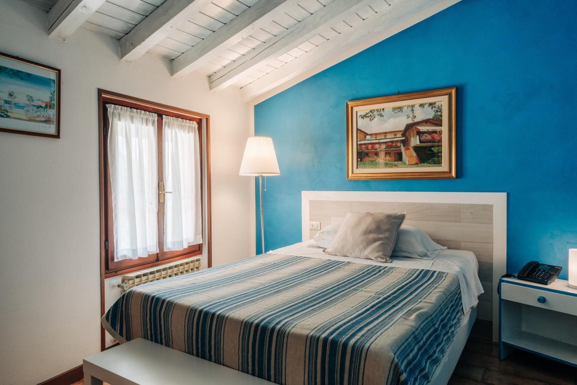 Hotel Colomber Gardone Riviera Exterior photo