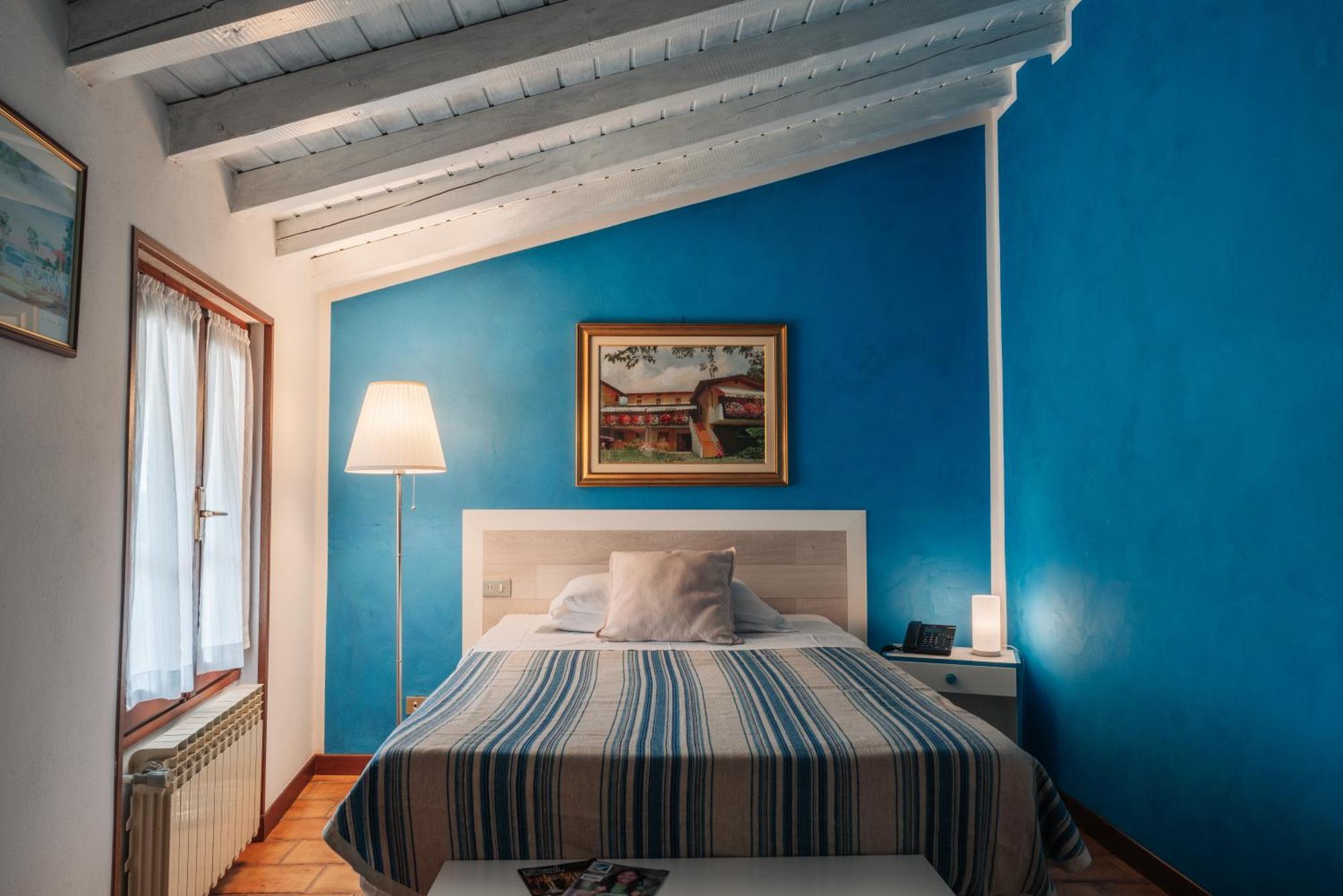 Hotel Colomber Gardone Riviera Exterior photo