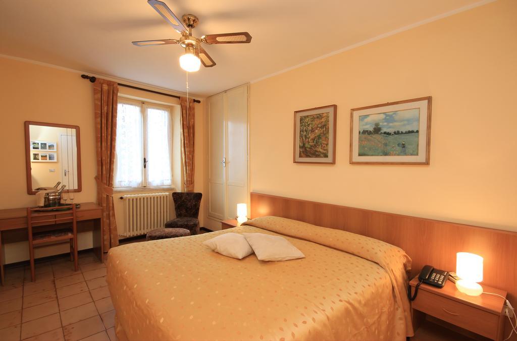 Hotel Colomber Gardone Riviera Exterior photo